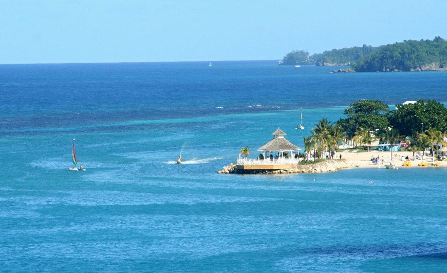 Rhythms of the Caribbean: Embracing the Tropical Vibes of Jamaica
