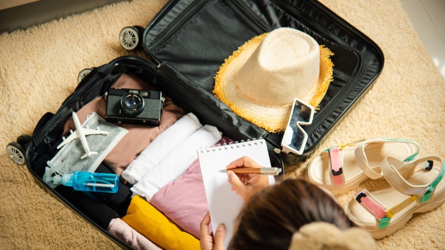 The Ultimate Guide: How to Pack Light for Your Next Trip and Travel Effortlessly